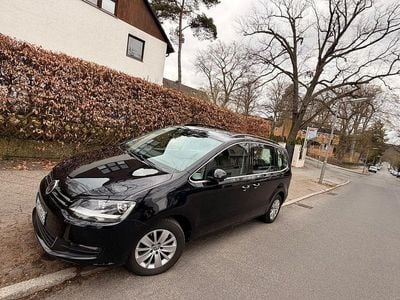 Gebraucht VW Sharan Comfortline 150 PS (110 kW) 2022 Schwarz Van / Kleinbus