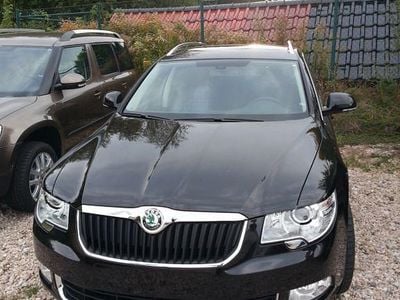 Gebraucht Skoda Superb Ambition 170 PS (125 kW) 2012 Schwarz Kombi