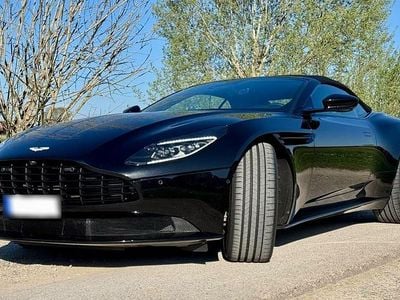 Second-hand Aston Martin DB11 510 CP (375 kW) 2020 Negru Cabrio