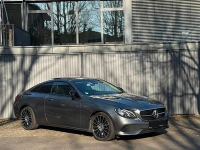Gebraucht Mercedes E220 Night 194 PS (142 kW) 2019 Grau Coupé