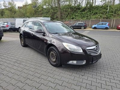 Second-hand Opel Insignia Edition 160 CP (117 kW) 2012 Maro Break