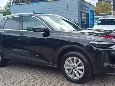 Używany Audi Q5 S-Line 299 KM (219 kW) 2026 Czarny SUV