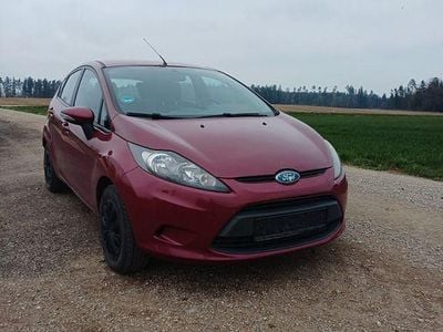 Gebraucht Ford Fiesta Trend 95 PS (69 kW) 2010 Rot Kleinwagen