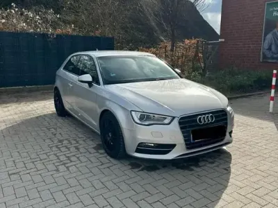 Gebraucht Audi A3 Premium 105 PS (77 kW) 2013 Grau Limousine