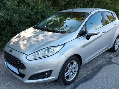 Gebraucht Ford Fiesta Titanium 101 PS (74 kW) 2013 Silber Limousine