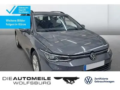 Gebraucht VW Golf VIII Active 131 PS (96 kW) 2023 Delfingrau metallic Kombi