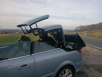 Gebraucht Opel Astra Cabriolet 140 PS (102 kW) 2007 Blau Cabrio