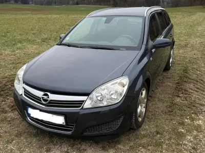 Używany Opel Astra 116 KM (85 kW) 2007 Niebieski Kombi