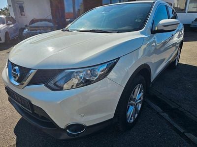 Gebraucht Nissan Qashqai Acenta 131 PS (96 kW) 2016 Weiß SUV