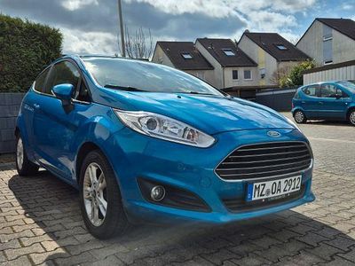 Gebraucht Ford Fiesta Titanium 95 PS (69 kW) 2016 Blau Kleinwagen