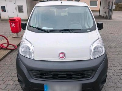 Gebraucht Fiat Fiorino 77 PS (56 kW) 2019 Weiß Van / Kleinbus