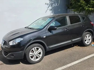 Gebraucht Nissan Qashqai Acenta 141 PS (103 kW) 2011 Schwarz SUV