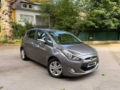 Gebraucht Hyundai ix20 90 PS (66 kW) 2014 Grau Kleinwagen