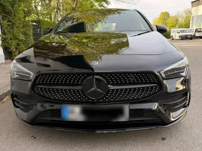 Gebraucht Mercedes CLA200 Shooting Brake AMG line 163 PS (119 kW) 2020 Schwarz Kombi
