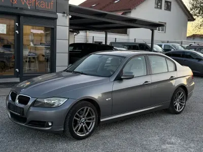 Gebraucht BMW 320 Sport Line 170 PS (125 kW) 2008 Blau Limousine