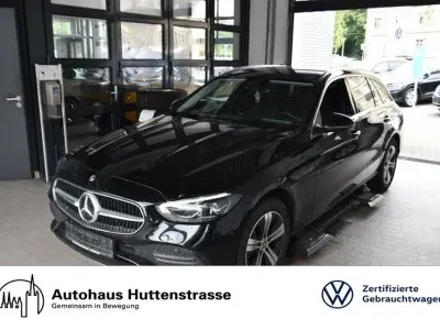 Gebraucht Mercedes C200 Avantgarde 163 PS (119 kW) 2023 Schwarz Limousine