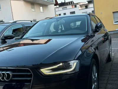 Gebraucht Audi A4 150 PS (110 kW) 2014 Blau Kombi