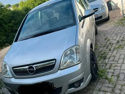 Gebraucht Opel Meriva 105 PS (77 kW) 2008 Silber Van / Kleinbus