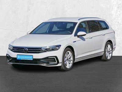 Weiß Gebraucht 2023 VW Passat GTE Kombi | 35.770 €