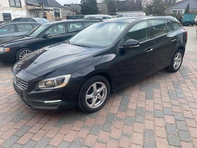 Gebraucht Volvo V60 Business Edition 136 PS (100 kW) 2014 Schwarz Kombi