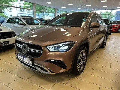 Usata Mercedes GLA200 177 CV (130 kW) 2023 Marrone SUV