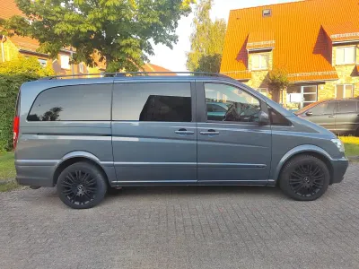 Gebraucht Mercedes Viano 224 PS (164 kW) 2011 Grau Van / Kleinbus