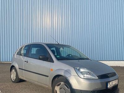 Gebraucht Ford Fiesta 69 PS (50 kW) 2004 Silber Kleinwagen