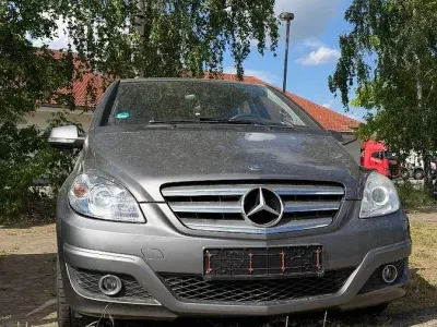 Gebraucht Mercedes B150 95 PS (69 kW) 2009 Braun Van / Kleinbus