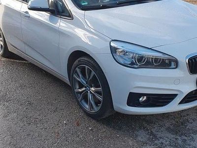 Gebraucht BMW 220 Gran Tourer Sport Line 190 PS (139 kW) 2016 Weiß Van / Kleinbus