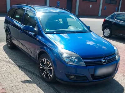 Gebraucht Opel Astra 106 PS (77 kW) 2005 Blau Kombi