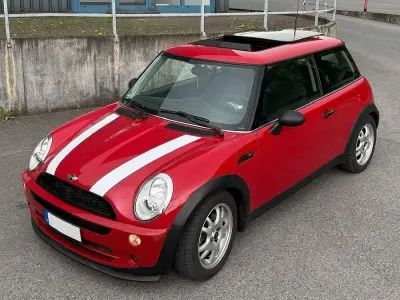 Używany Mini Cooper 90 KM (66 kW) 2005 Czerwony Hatchback