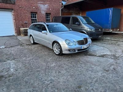 Silber Gebraucht 2006 Mercedes E280 Avantgarde Kombi | 7.900 €