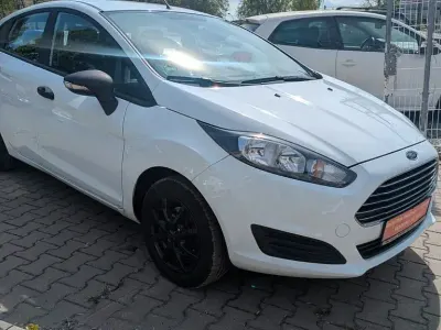 Używany Ford Fiesta Ambiente 60 KM (44 kW) 2015 Biały Hatchback