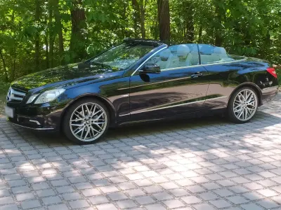 Gebraucht Mercedes E250 Avantgarde 204 PS (150 kW) 2010 Schwarz Cabrio