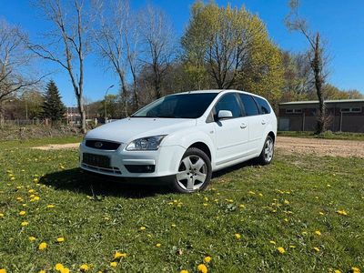 Usata Ford Focus 109 CV (80 kW) 2007 Bianco Station wagon