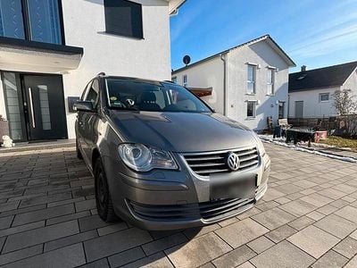 Grau Gebraucht 2008 VW Touran United Van / Kleinbus | 2.650 € (Fairer Preis)