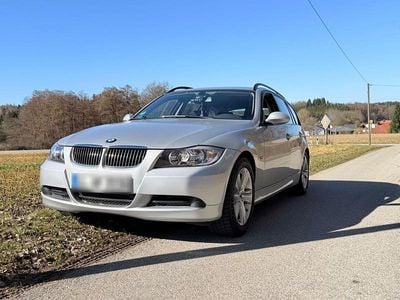 Gebraucht BMW 320 163 PS (119 kW) 2005 Grau Kombi