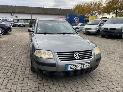 Gebraucht VW Passat 131 PS (96 kW) 2001 Grau Limousine