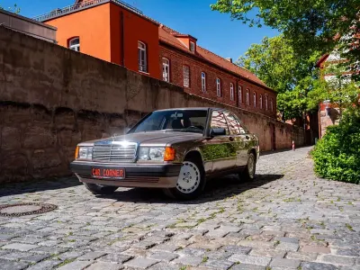 Gebraucht Mercedes 190 132 PS (97 kW) 1991 Gold Limousine
