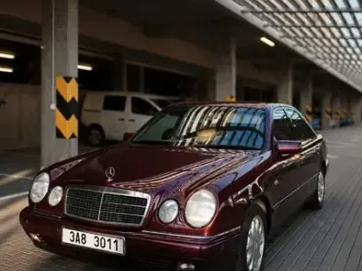 Gebraucht Mercedes 420 279 PS (205 kW) 1995 Rot Limousine