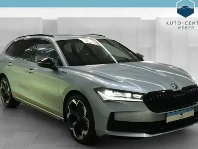 Neu Skoda Superb SportLine 150 PS (110 kW) 2025 Silber Kombi