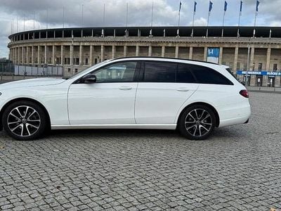 Mercedes E200