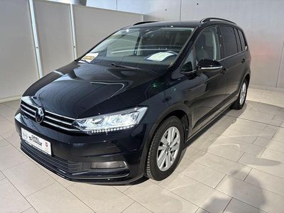 Second-hand VW Touran Comfortline 150 CP (110 kW) 2023 Negru Monovolum