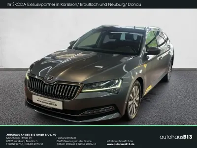 Gebraucht Skoda Superb Style 150 PS (110 kW) 2023 Graphitegrau Kombi