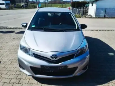 Gebraucht Toyota Yaris 85 PS (62 kW) 2012 Kleinwagen