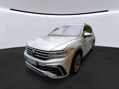 Gebraucht VW Tiguan R-line 150 PS (110 kW) 2023 Silber SUV