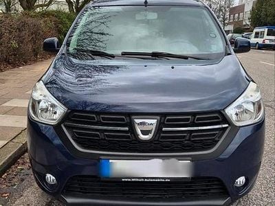 Blau Gebraucht 2017 Dacia Lodgy Van / Kleinbus | 8.900 € (Fairer Preis)