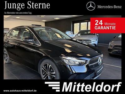 Gebraucht Mercedes B200 Advanced 164 PS (120 kW) 2024 Lack kosmosschwarz Van / Kleinbus
