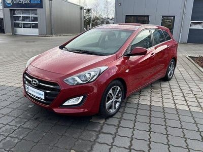 Second-hand Hyundai i30 Classic 101 CP (74 kW) 2017 Roșu Break