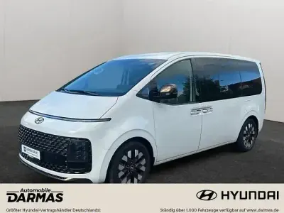 Second-hand Hyundai Staria Signature 177 CP (130 kW) 2022 Alb Monovolum